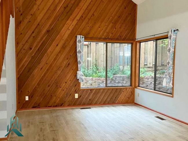 Building Photo - 3-bedroom, 2-bathroom house in Witham Hill