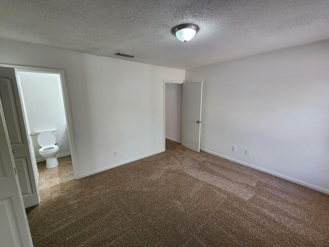 Building Photo - 6399 Baker Ct