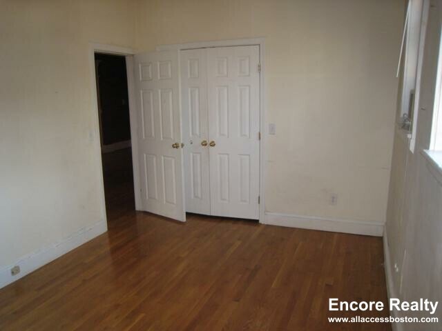 Building Photo - 60 Egmont St