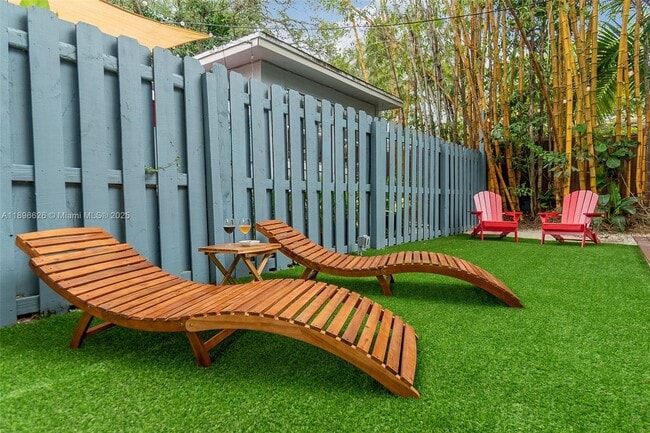 Building Photo - 312 SW 12th Ave