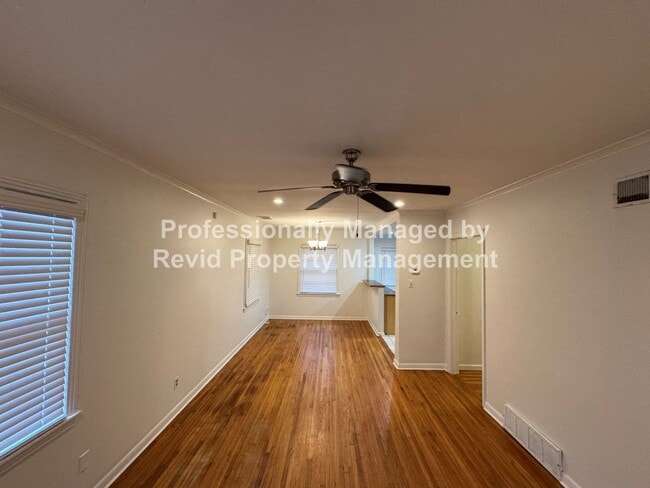 Building Photo - Updated 3 bedroom 2 bathroom home in East Memphis!