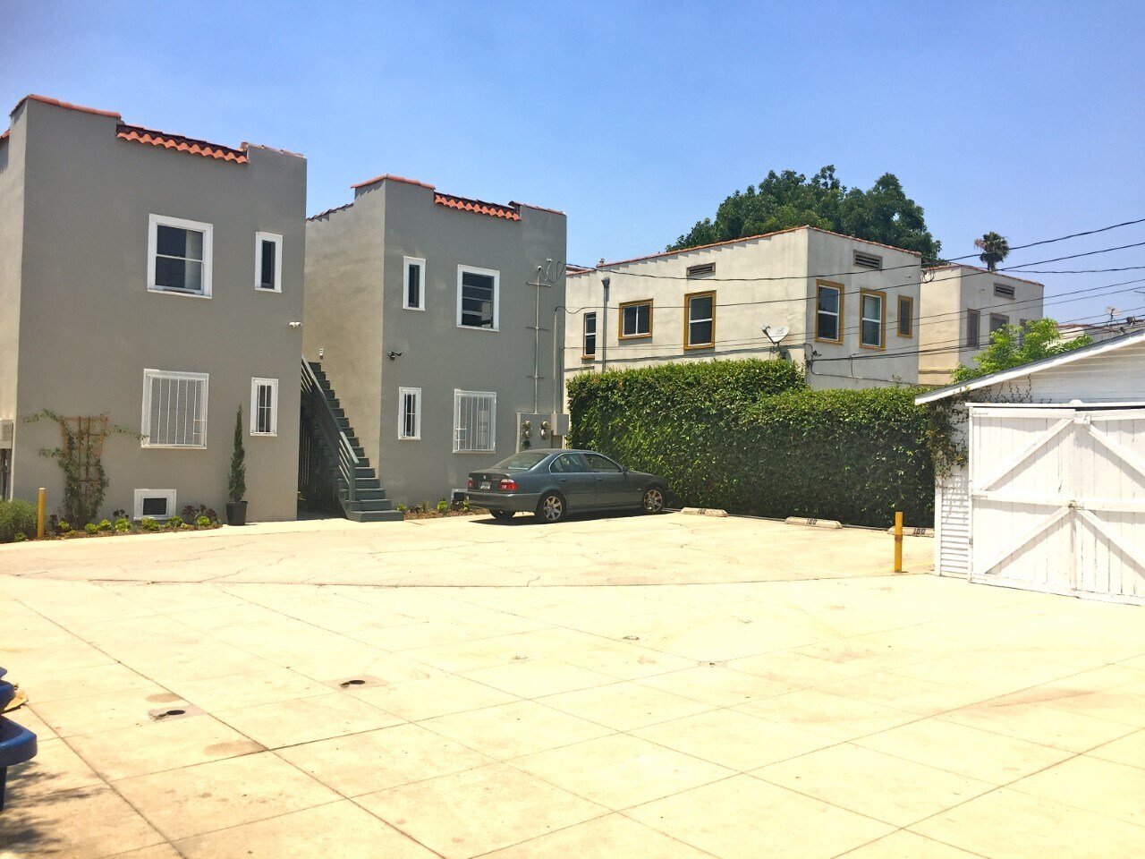 Building Photo - 160 S Catalina St