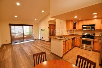 Building Photo - Rancho Bernardo condo| Villa Taviana | Poway School District|