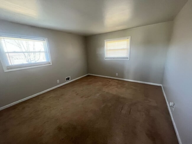 Building Photo - 6051 Laurel Hall Dr