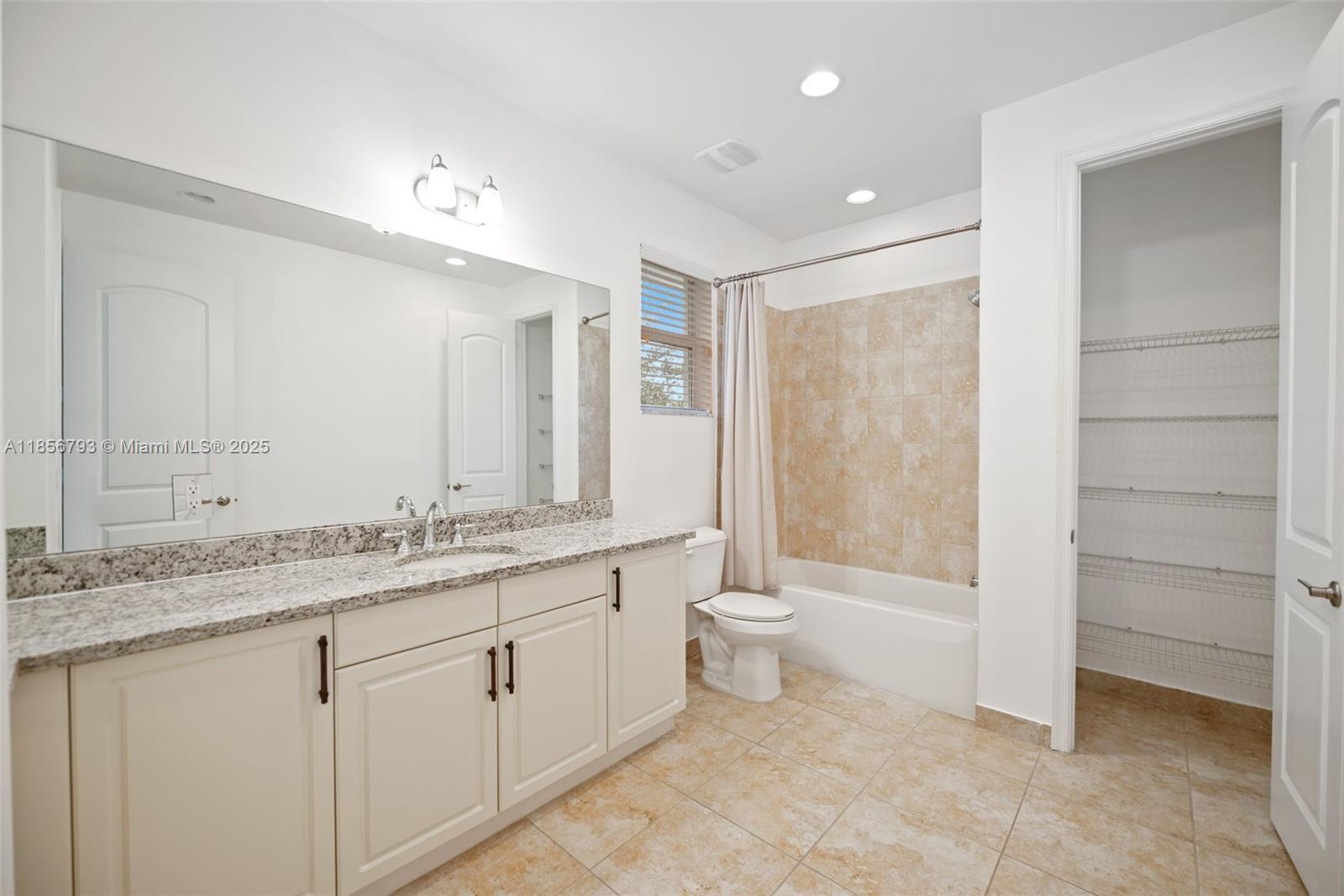 Building Photo - 6907 Pines Cir