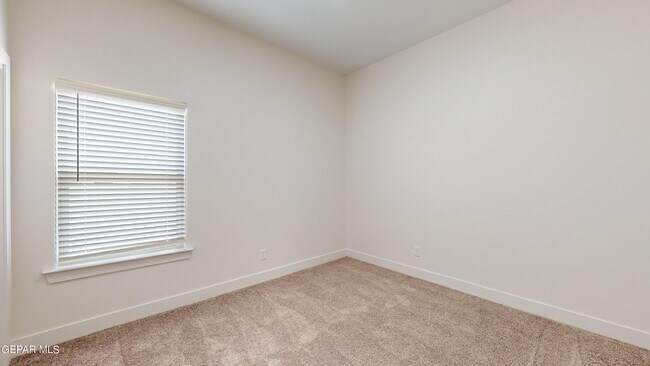 Building Photo - 440 Soleil Rd