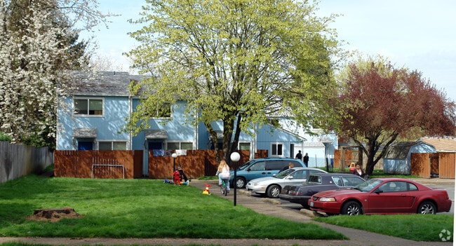 Primary Photo - Creswell Garden Apartments