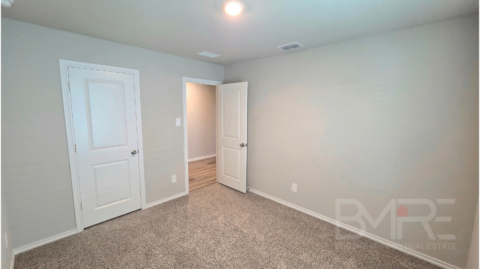 Building Photo - 233 Cal Frd Dr