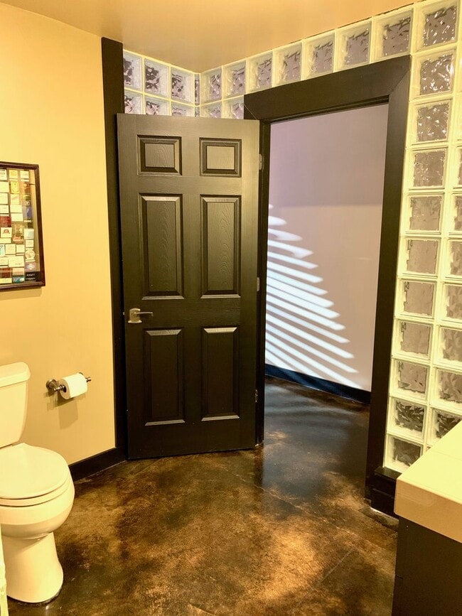 Building Photo - 110 W Huntington Ave