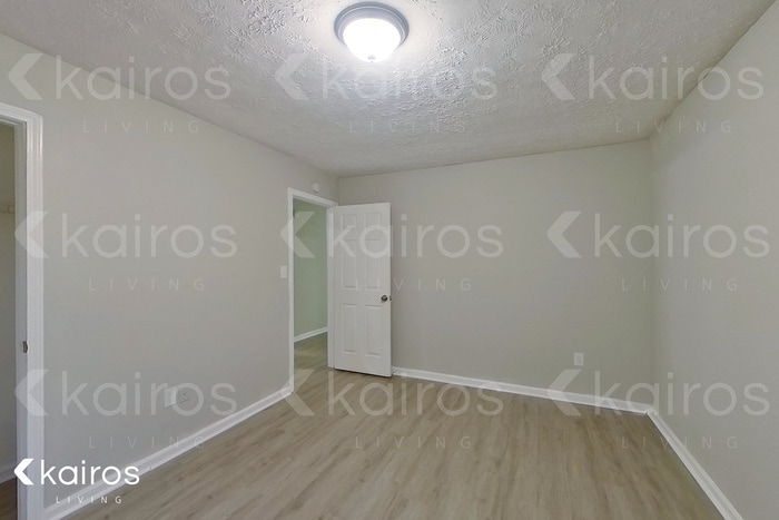 Building Photo - 100 Deer Pky