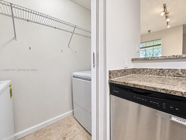 Building Photo - 1275 Crystal Way
