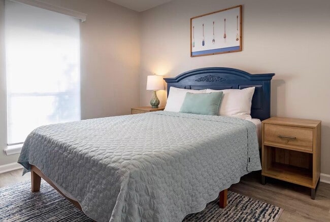 Building Photo - 5340 4th St