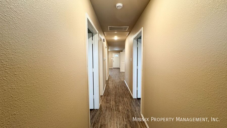 Building Photo - 2419 N Ave O