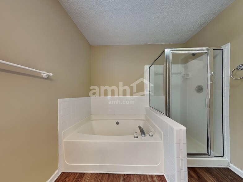 Building Photo - 12719 Diamond Dr