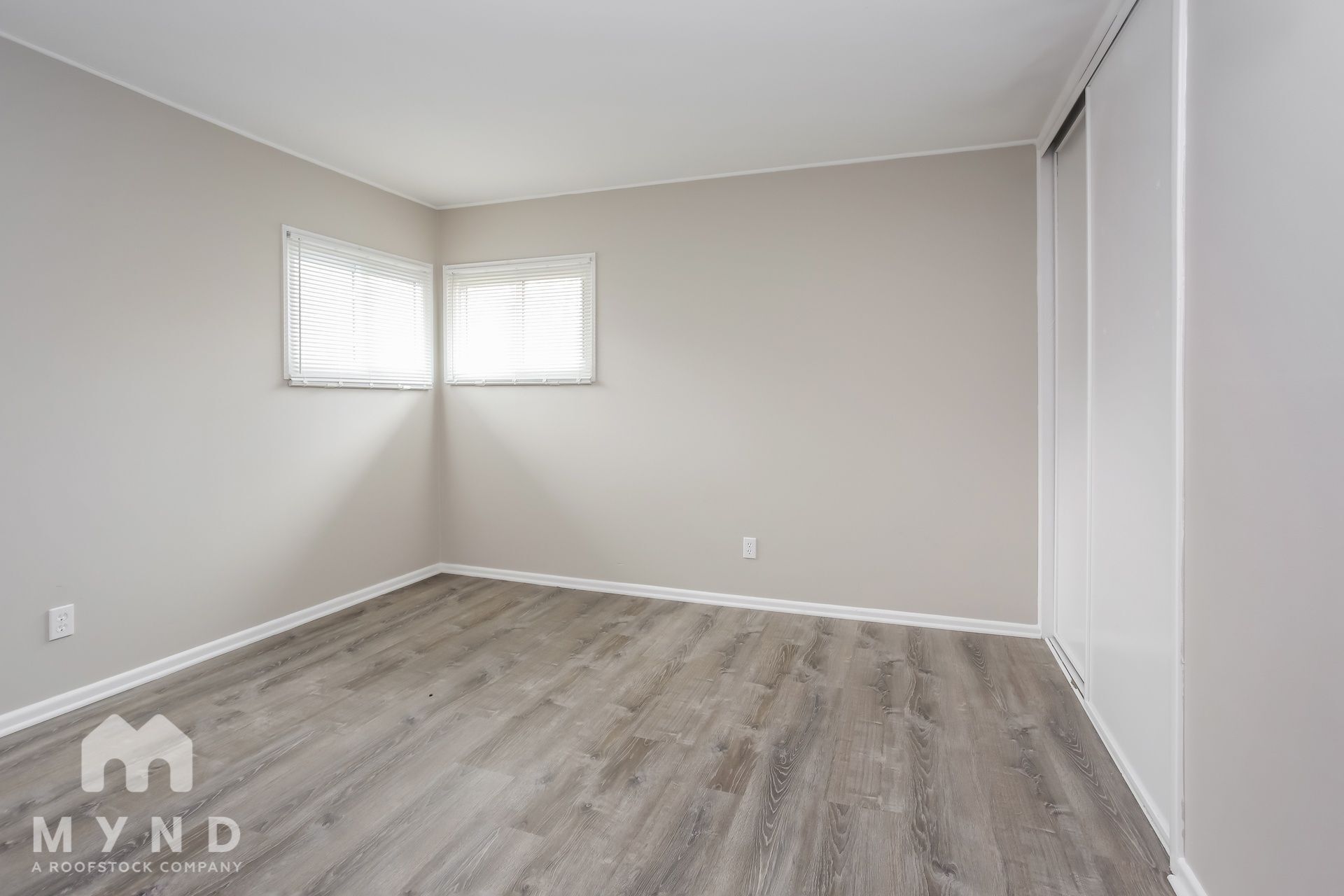 Building Photo - 1221 Manfeld Dr