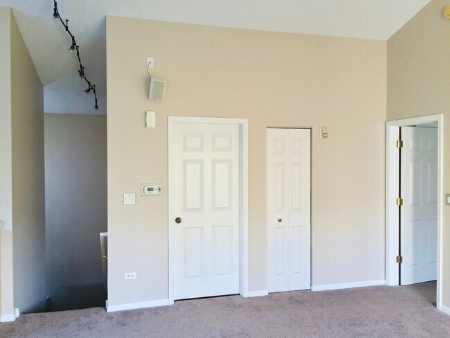 Building Photo - 2919 Rutland Cir