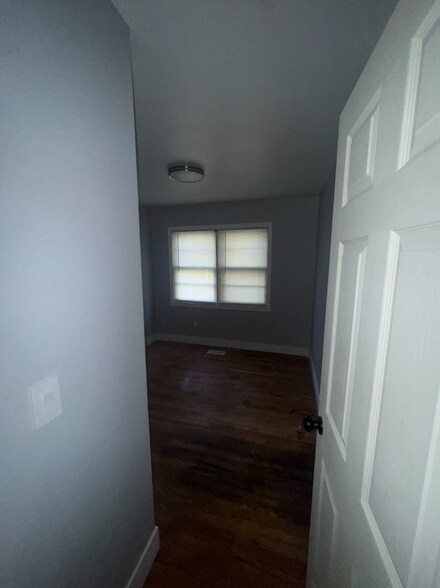 Building Photo - 26 Tyler St