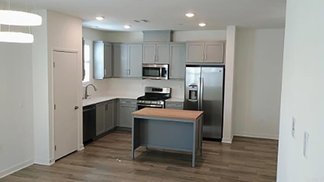 Building Photo - 5465 Seacliff Pl