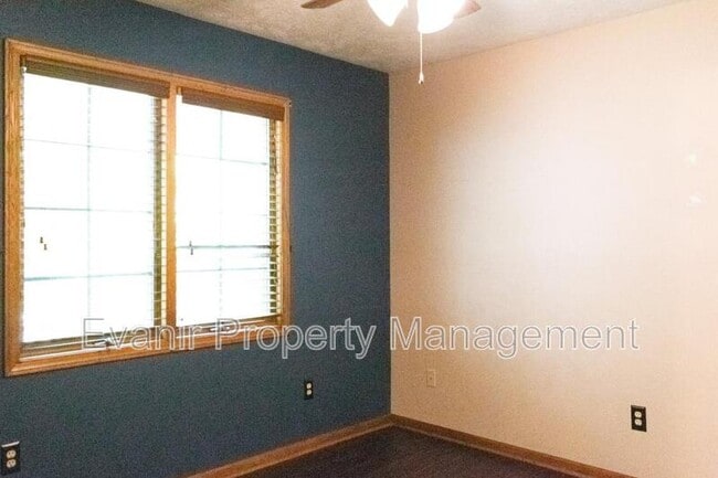 Building Photo - 113 Brittany Ln