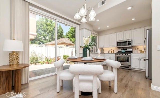 Building Photo - 12 Parthenia