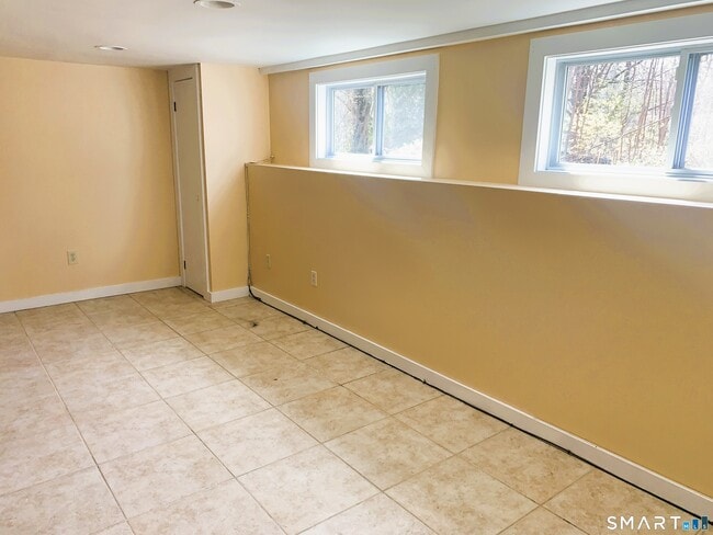 Building Photo - 15 Coral Dr