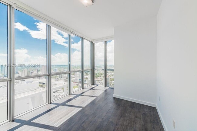 Building Photo - 1100 Biscayne Blvd