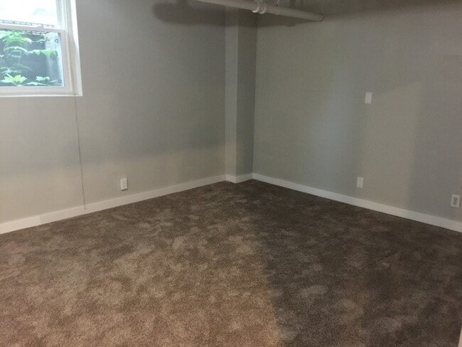 Interior Photo - 5-1722