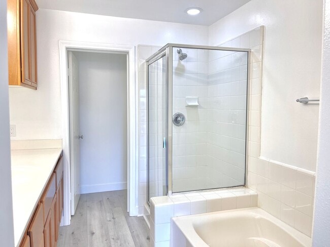 Building Photo - Three Story Four Bedroom 2.5 Bathroom Condo for lease $3,095