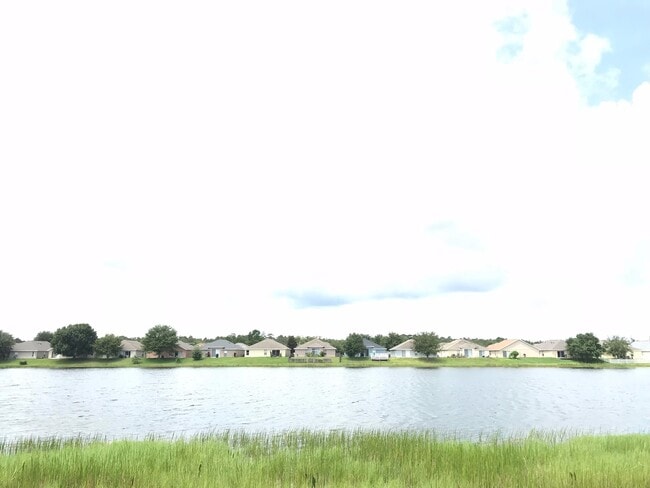 Building Photo - Beautiful Home with Lakefront View!
