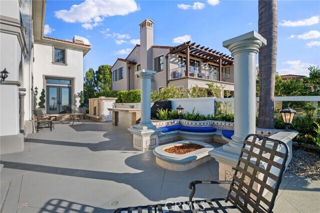 Building Photo - 7 Vista Luci