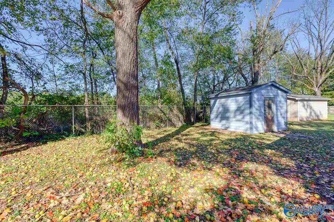 Building Photo - 2910 2nd Ave NW