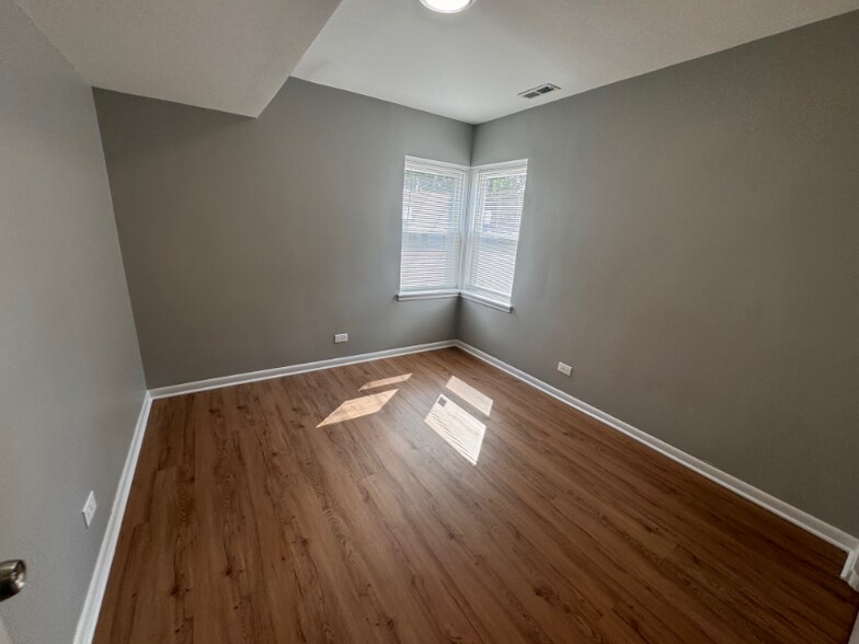 Building Photo - 2235-2237 Vermont St