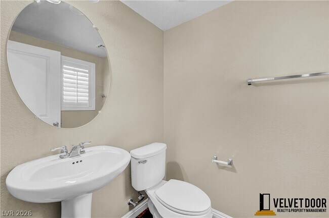 Building Photo - 3013 Camino Sereno Ave