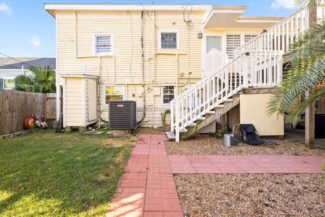 Building Photo - 3216 Avenue N