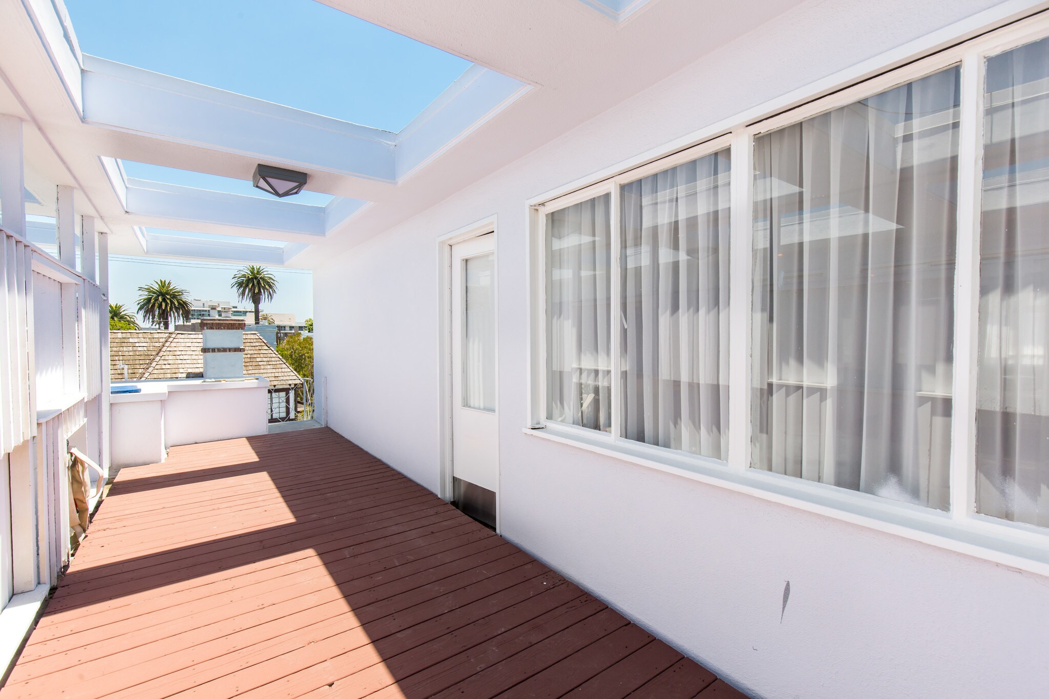 Building Photo - 140 San Vicente Blvd