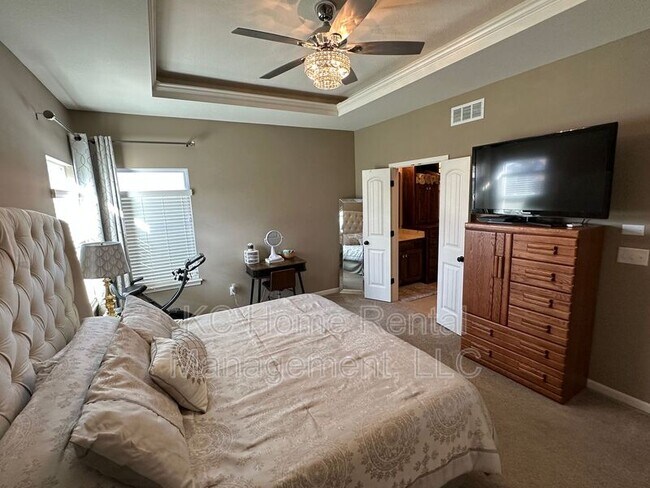 Building Photo - 2807 NE Sonora Valley Dr
