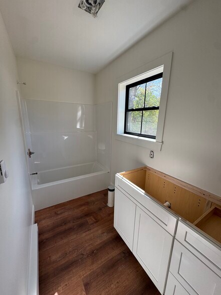 Building Photo - 430 Ridge Rd