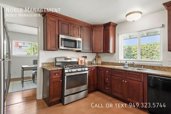 Building Photo - 700 S Yorba St