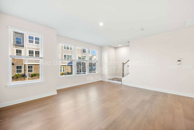 Building Photo - 9769 Oaklawn Blvd NW