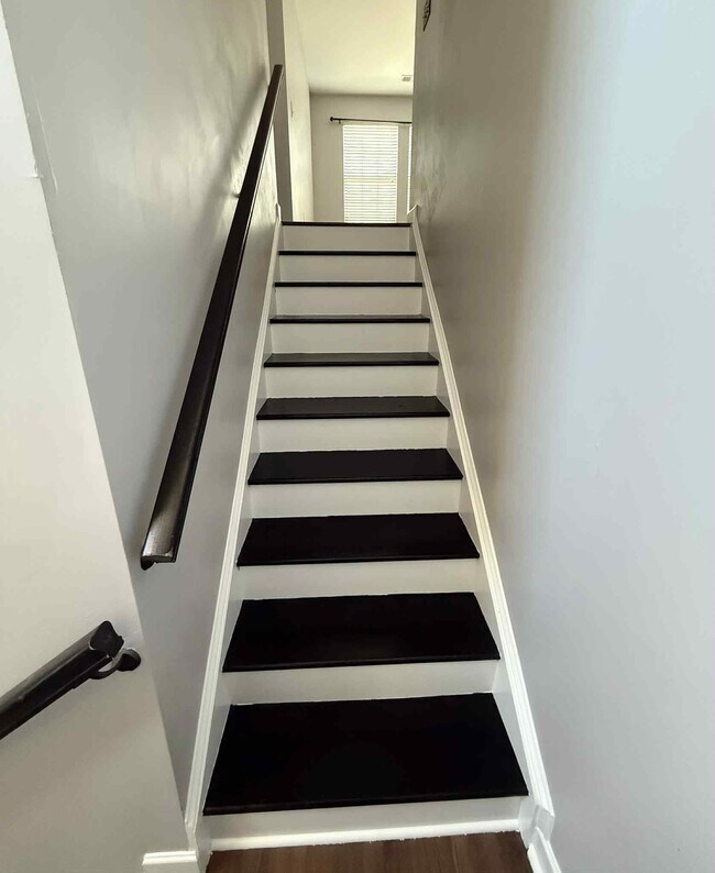 Building Photo - 221 Overcup Loop