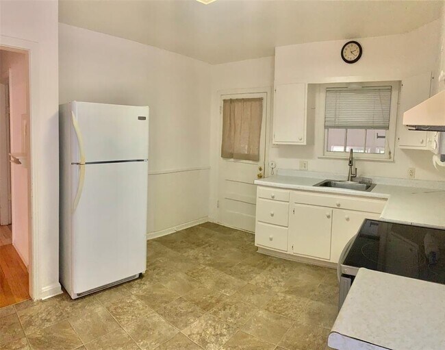 Building Photo - 1505 Ruth Ave