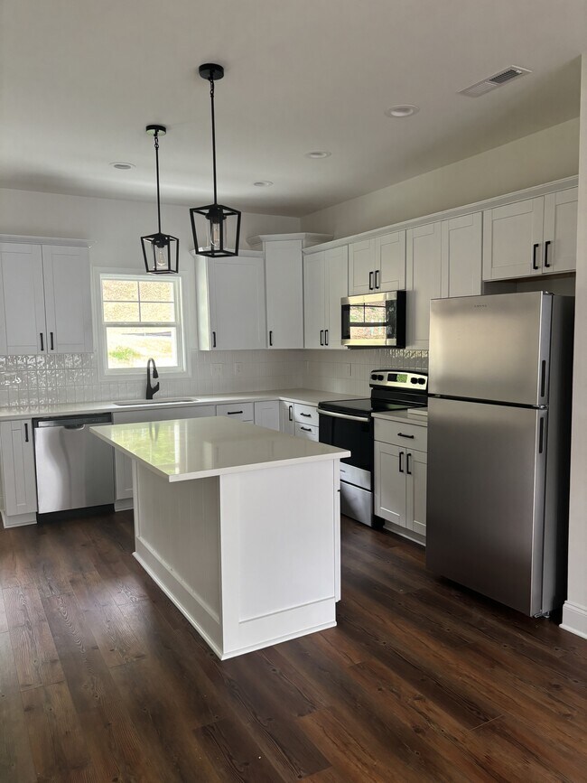 Building Photo - 110 Aaron Pl