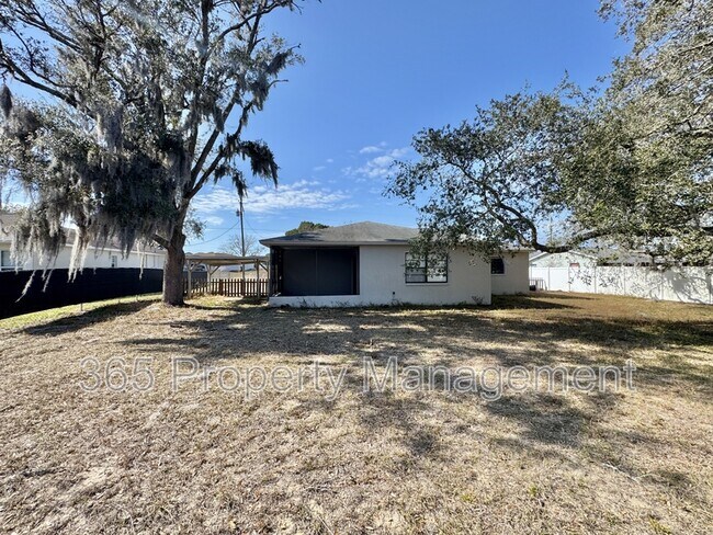 Building Photo - 3028 Clewiston St