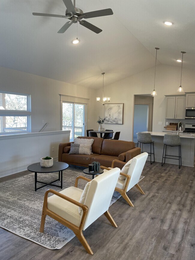 Building Photo - 10406 W Graber Cir