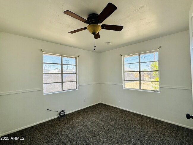 Building Photo - 316 N 84th Pl