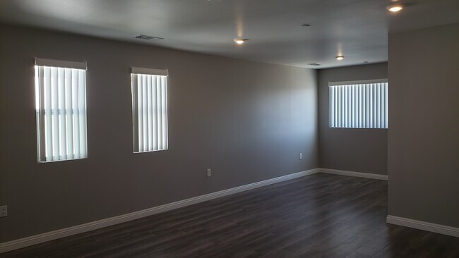 Building Photo - 2057 W Florence Ave