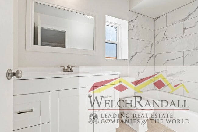 Building Photo - West Valley Home Available NOW!