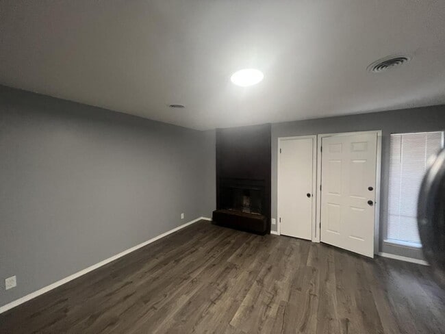 Building Photo - 2909 S 101st E Ave