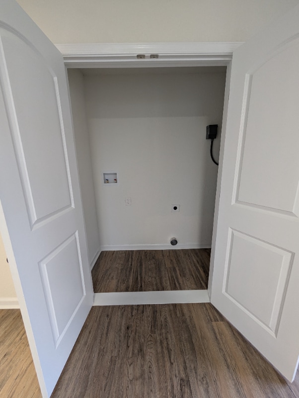 Building Photo - 211 Dale St