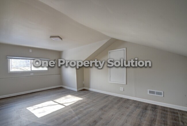Building Photo - 2642 Clay St